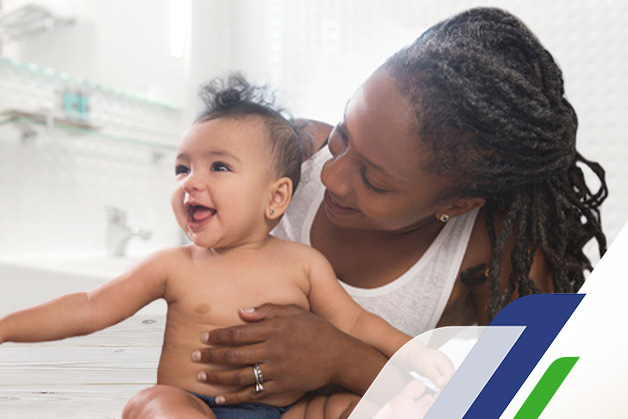 Bebê tomando um banho